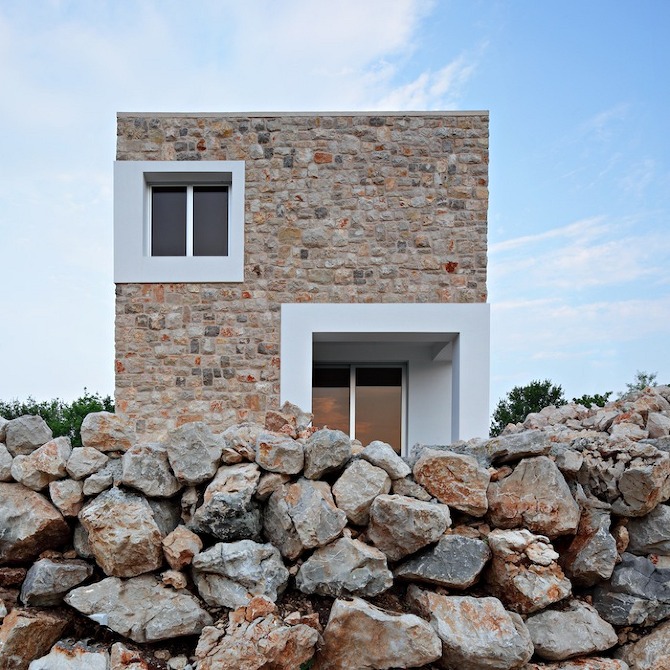 032 Country House by DVA ARHITEKTA in THISISPAPER MAGAZINE